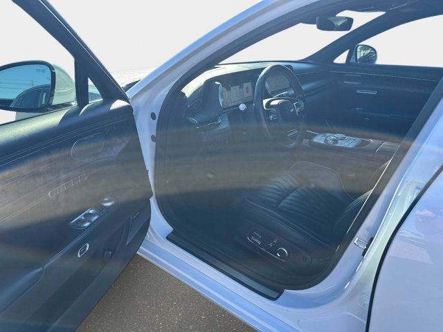 2023 Genesis G90 e-SC