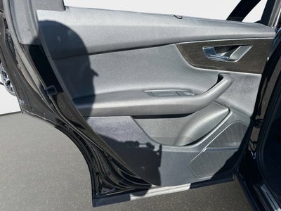 2022 Audi Q7 Premium Plus