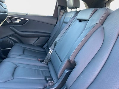 2022 Audi Q7 Premium Plus