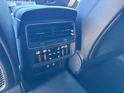 2025 Audi SQ7 Prestige