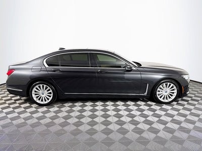 2022 BMW 7 Series 740i