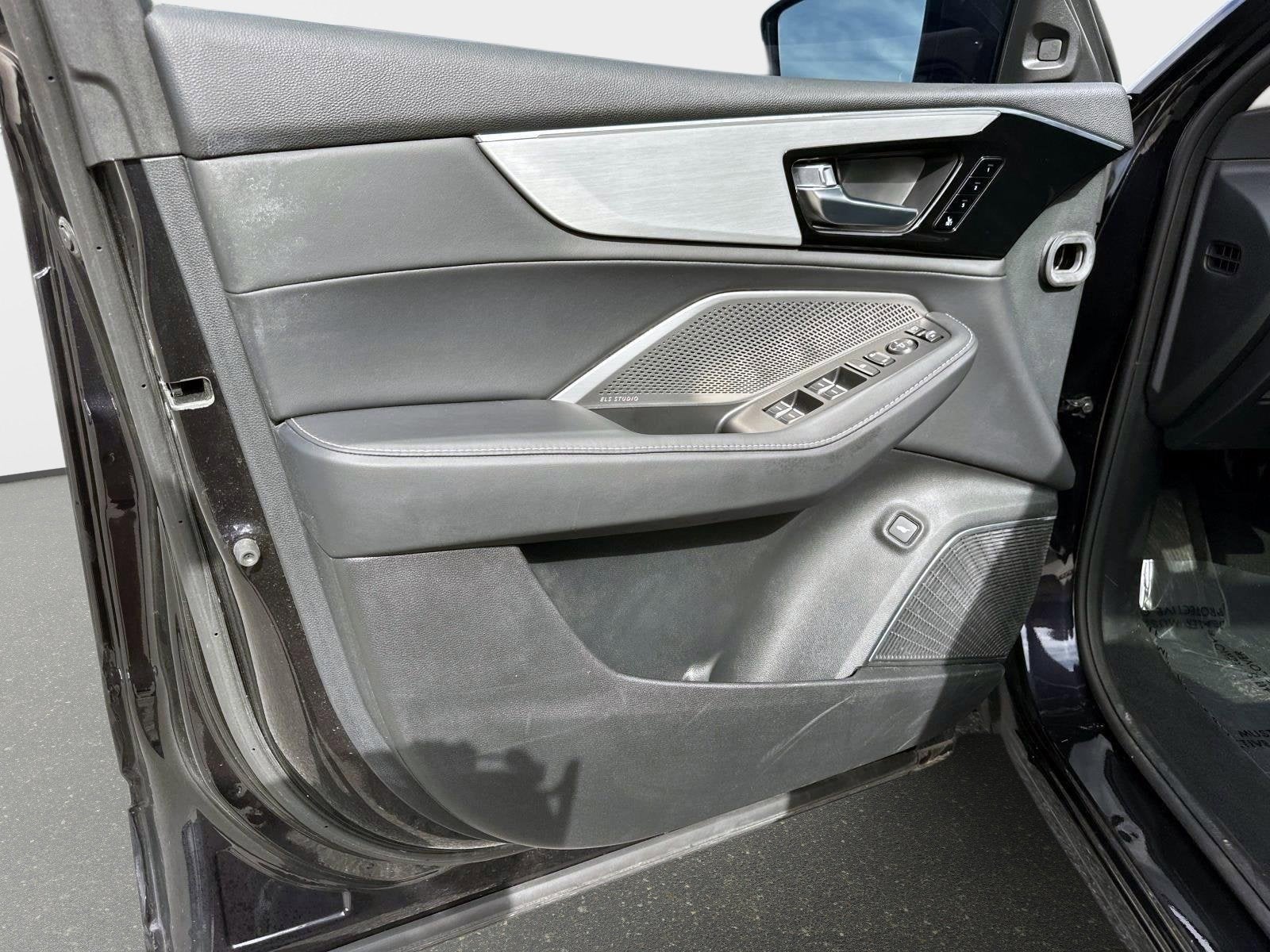 2023 Acura MDX w/Technology Package