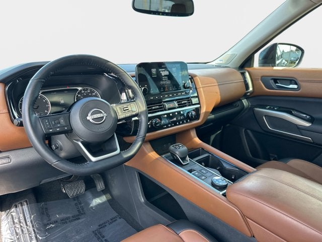 2022 Nissan Pathfinder Platinum