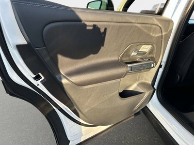 2025 Mercedes-Benz GLB 250