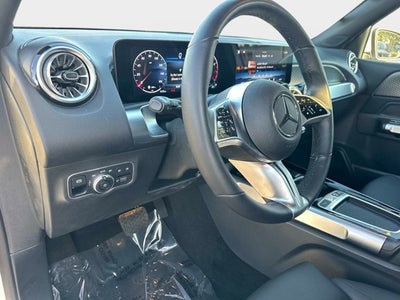 2025 Mercedes-Benz GLB 250