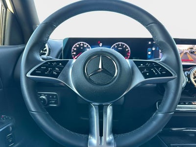 2025 Mercedes-Benz GLB 250