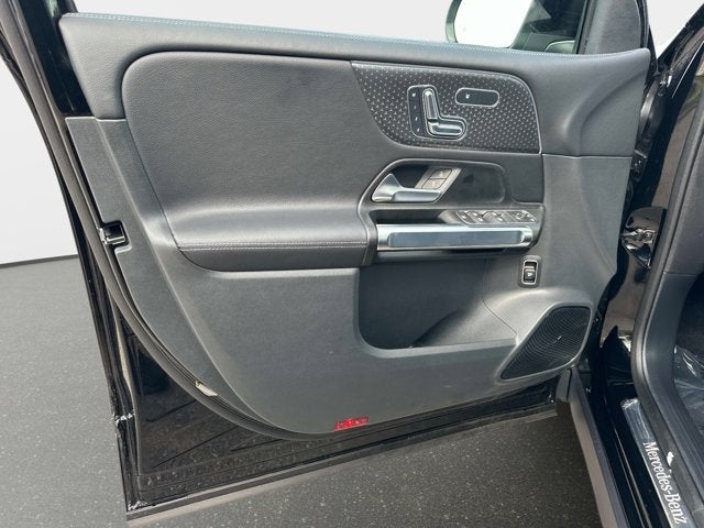 2025 Mercedes-Benz GLB 250