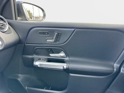 2025 Mercedes-Benz GLB 250