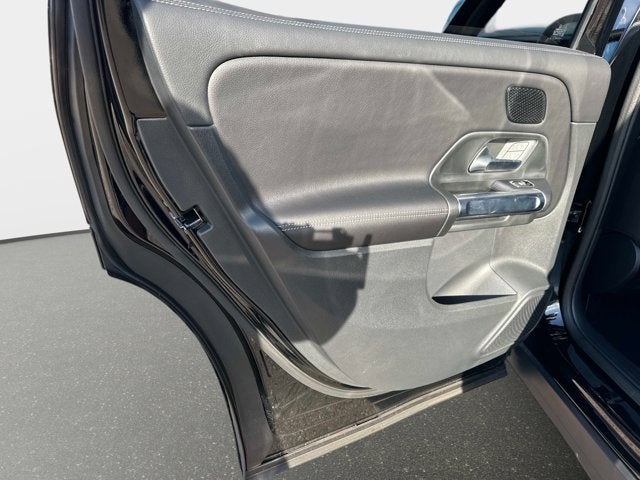 2025 Mercedes-Benz GLB 250