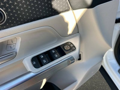 2025 Mercedes-Benz GLB 250