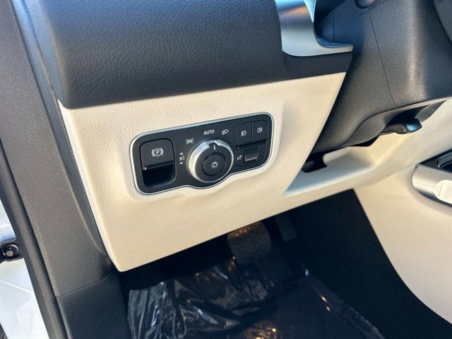 2025 Mercedes-Benz GLB 250