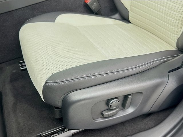 2025 Land Rover Discovery Sport S