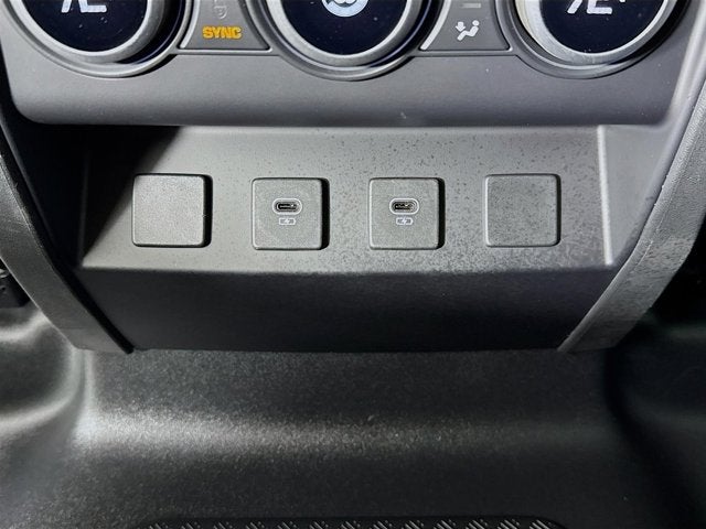 2024 Land Rover Defender 110 X-Dynamic SE