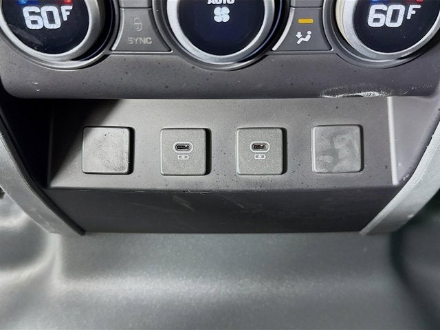 2025 Land Rover Defender 110 S