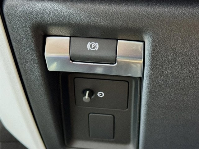 2025 Land Rover Defender 110 S