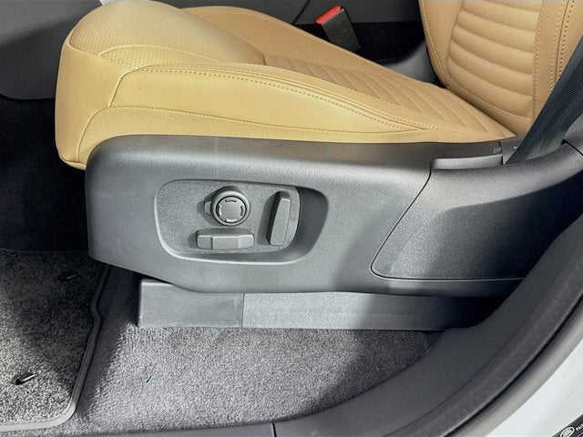 2025 Land Rover Discovery Dynamic SE