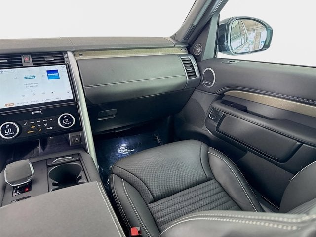 2023 Land Rover Discovery Metropolitan Edition