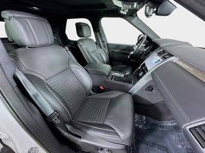 2023 Land Rover Discovery Metropolitan Edition