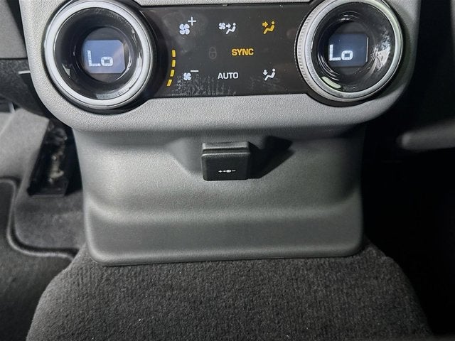 2026 Land Rover Range Rover Velar Dynamic SE