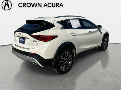 2017 INFINITI QX30 Premium